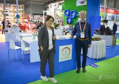Cindy is with Carlos and provides the marketing for the Chinese supplier. The company invited many friends to participate and Vincent van der Wijngaard of Horticompass was very happy to be one of them.