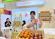 烟台宸鲜果业有限公司的销售经理郭靖宇。/ Jingyu Guo, sales manager of Yantai Acefresh Fruit Co., Ltd.