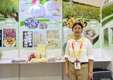 来自莱芜永青食品有限公司的宋经理。/ Manager Song from Laiwu Yongqing Food Co., Ltd.