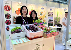 四川鹏瑞达食品有限公司的参展代表。/ Exhibitor representatives from Freship.