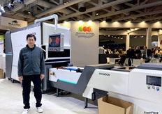 The marketing manager at Reemoon, Mr. Xiao Mingqiang. / 绿萌的市场经理肖明强先生。