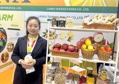 Linda, sales manager at Laiwu Taifeng Foods Co., Ltd. / Linda，莱芜泰丰食品集团销售经理