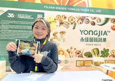 Lucy at Fujian Ningde Yongjia Trade Co., Ltd. / Lucy 在宁德永佳贸易有限公司展位