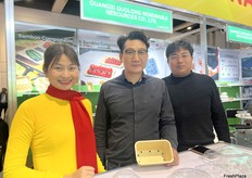 The team of Guangxi Guolong Renewable Resources Co., Ltd. Anna Thao, Qian Tong and Mike. / 广西国龙再生资源有限公司团队成员：Anna Thao、Qian Tong 和 Mike。