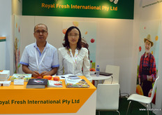 来自澳大利亚水果出口公司Royal Fresh International的杨建光和徐丹。该公司出口多种产品，包括澳芒，并即将开始出口核果到中国 // David and Sherry of Australian fruit export company Royal Fresh International. The company exports, among other products, fresh mangoes to China, and will start the export of stonefruit to China