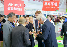 The former chairman of the Inspection and Quarantine Association Ge Zhirong // 检验检疫协会原会长葛志荣