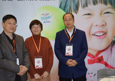 Sinclair's Jin Han, Emily and George. // 来自辛克莱的韩 进，Emily，和韩恒，该公司是一家标签解决方案的供应商。