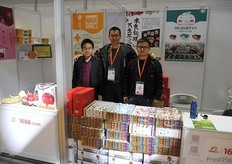 Wu Azhi from Top Fruit Wuaz // 来自Top Fruit Wuaz的Wu Azhi