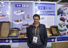 参展商在包装厂展台前