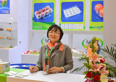 深圳市绿源包装科技有限公司的胡琼。