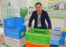 浙江正基塑业有限公司销售经理严新。