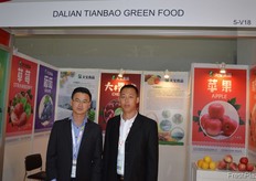 Baggio Wang and Tao Jiang from Dalian Tianbao Green Food. // 大连天宝绿色食品股份有限公司的Baggio Wang和Tao Jiang。