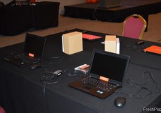 There was a possibility for the audience to test the monitor equipments themselves during the press conference. // 在发布会上，观众有可能对监测设备进行测试。