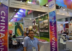 Sherif Mohamed Fawzy from Global Links, his company is still at its starting phase and he hopes to import and export fruits all over the world to globally link them together with his business. // Global Links的谢里夫·穆 罕默德·福兹（Sherif Mohamed Fawzy），他的公司仍处于起步阶 段，他希望从世界各地进口和出口水果，以便将这些水果与其业务联 系在一起。