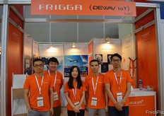 From left to right, Paddy (CEO), Ryan (Sales Director), April (Sales Manager), Penn (QC Director) and Jerry （Sales Manager). // 从左到右，潘奇(CEO)，苏俊 (Sales Director)，潘悦(Sales Manager)，何沛行(QC Director)，成斌 (Sales Manager).