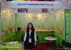 Jolan, Manager of Xinji City Xiangnong Fruit Co.,Ltd // 辛集市乡浓果品有限公司的经理韩响。