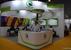 Paul Liu, Import Department International purchaser, from Shenyang Qupai Trading Co., Ltd // 沈阳曲牌商贸有限 公司的外贸部国际采购刘喜龙。