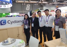 Austin Gu (middle) together with his team of Cydiance. They are a professional provider of data loggers. Cydiance develops solutions for supply chain monitoring and management since 2014. // 来自上海芯点信息科技有限公司的顾少卿和他的团队。他们是数据记录仪的专业供应商。上海芯点信息科技有限公司从2014年开始开发供应链监控和管理解决方案。