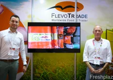 Martijn and Arnold Groeneveld trade onions with over 70 countries globally at FlevoTrade. The Dutch onion season witnessed a good start this year. It was a surprise that few other onion traders were present at the show this edition.Martijn 和 Arnold Groeneveld 在 FlevoTrade 与全球 70 多个国家/地区进行洋葱贸易。今年的荷兰洋葱产季开局良好。令人惊讶的是，很少有其他洋葱交易商出现在本次展会上。