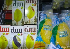 Ding Fong Co., Ltd specialises in fresh, frozen en processed durian products.Ding Fong Co., Ltd 专业生产新鲜、冷冻和加工的榴莲产品。